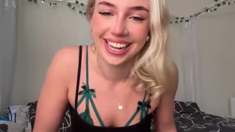 Skyler online show from February 6, 10:43 pm