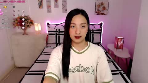 Queen Cyrine online show from February 13, 8:38 am