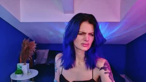 Emilia online show from October 18, 9:30 pm