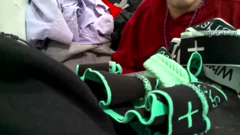 Sleazyycarlitx online show from November 3, 4:02 am