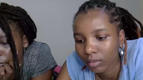 sleciah online show from November 26, 5:21 pm