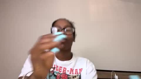 Snapshot of slimmmgooodiexoxo chatting on October 13, 2:41 pm slimmmgooodiexoxo online show from October 13, 2:41 pm