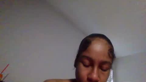 Snapshot of slimmmgooodiexoxo chatting on January 30, 2:04 pm slimmmgooodiexoxo online show from January 30, 2:04 pm