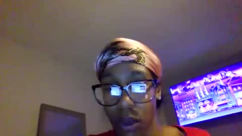 Snapshot of slimmmgooodiexoxo chatting on December 1, 11:29 pm slimmmgooodiexoxo online show from December 1, 11:29 pm