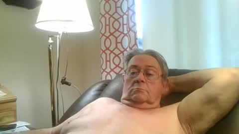 slippery_duck online show from January 10, 4:23 pm