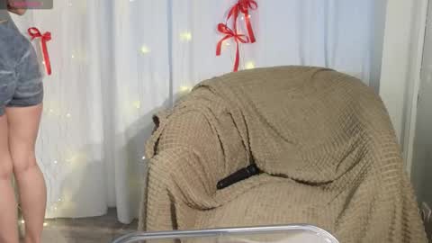 Emilia online show from December 19, 12:11 pm