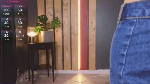 Emilia online show from October 31, 12:49 pm