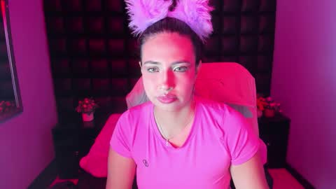 slutbigass_ online show from February 23, 7:32 am