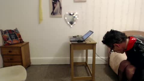 Slut Suzy online show from January 8, 9:55 pm