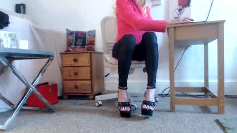 Slut Suzy online show from January 16, 9:27 am