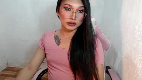  Lovie  online show from January 25, 8:53 am