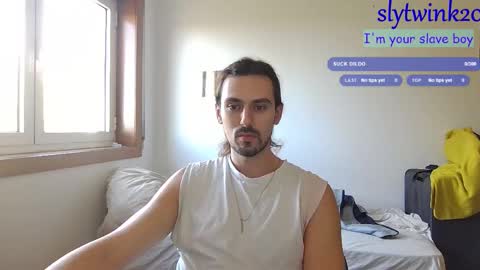 Snapshot of slytwink20 chatting on September 21, 2:54 pm slytwink20 online show from September 21, 2:54 pm