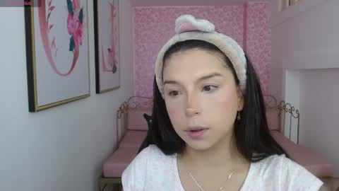 Mariana Torres online show from May 17, 1:20 pm