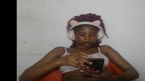 smallsluty online show from July 13, 12:03 am