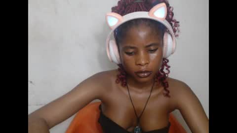 smallsluty online show from July 10, 11:31 pm