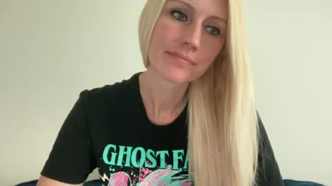 smexxii93 online show from July 2, 6:46 pm