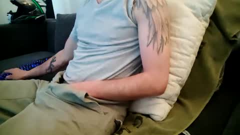 Smokeandwatching online show from January 3, 2:08 pm