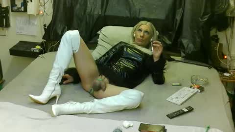 smokeslut365 online show from February 12, 10:24 pm