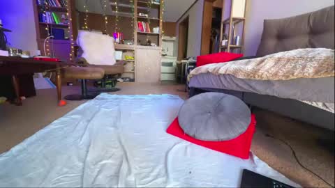 Carolina online show from March 12, 9:13 pm