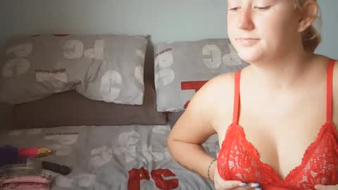 Sneakylildevils online show from June 24, 7:37 am