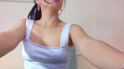 Snapshot of sneakyy_fantasy chatting on September 24, 4:41 am Hellen  online show from September 24, 4:41 am