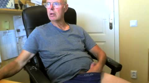 snickarn335731 online show from July 22, 12:51 pm