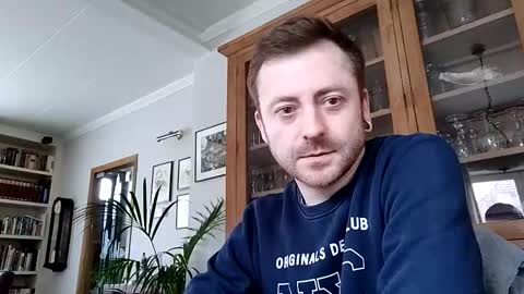 snoecks online show from February 27, 10:19 am