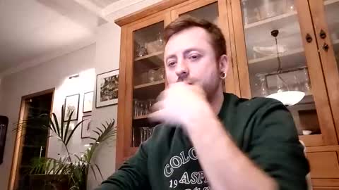 snoecks online show from February 24, 11:19 pm