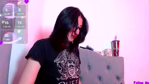 IG     OF red moonn online show from October 30, 6:03 am