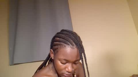 Snowie eyes online show from December 13, 10:05 pm