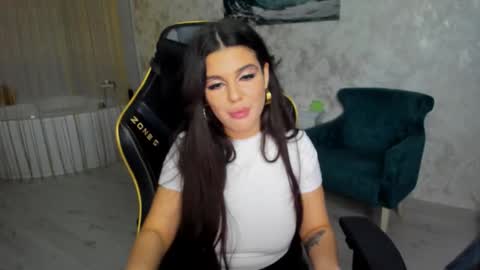 snowingwinter online show from December 1, 9:57 pm