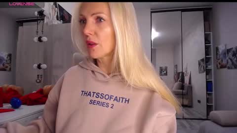 Monna online show from November 1, 6:29 pm