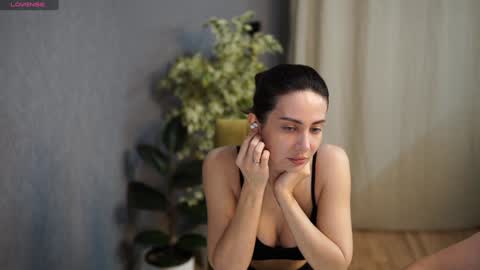 Yesenia online show from January 4, 10:02 pm