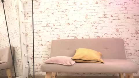 sofhia cruz online show from March 23, 6:35 pm