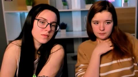 sofi_lonely online show from February 4, 9:46 am