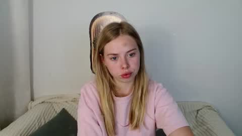 Sofia here online show from June 21, 11:55 pm