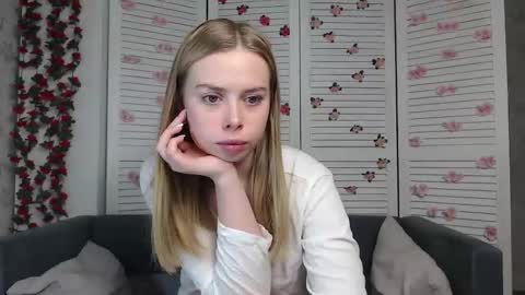 Sofia here online show from November 24, 12:31 am