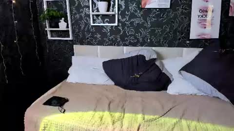 Sofia Lovvve online show from June 26, 6:19 am