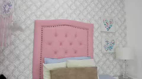 sofia_martinez9 online show from July 28, 7:39 pm