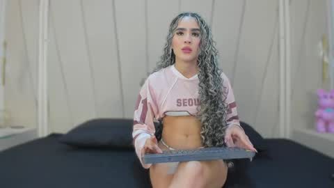Sofia Mercer online show from May 14, 4:32 am