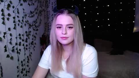sofia_rosemary online show from February 25, 3:20 pm