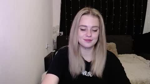 sofia_rosemary online show from December 3, 7:39 pm