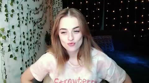 sofia_rosemary online show from October 18, 2:32 pm