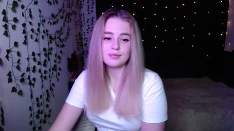 sofia_rosemary online show from February 18, 12:39 pm