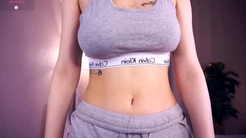 Hi My name is Sofia Welcome to my room Please thumbs up - its important online show from September 25, 6:42 am