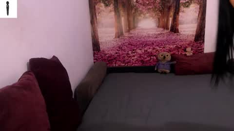 Snapshot of sofialiub chatting on December 4, 6:33 pm sofialiub online show from December 4, 6:33 pm