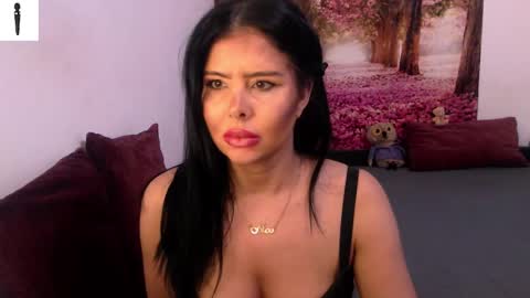 Snapshot of sofialiub chatting on December 3, 1:27 pm sofialiub online show from December 3, 1:27 pm