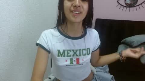 sofiasexygirl69 online show from June 5, 12:32 pm