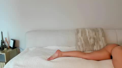 SOFIA   online show from September 22, 8:13 pm