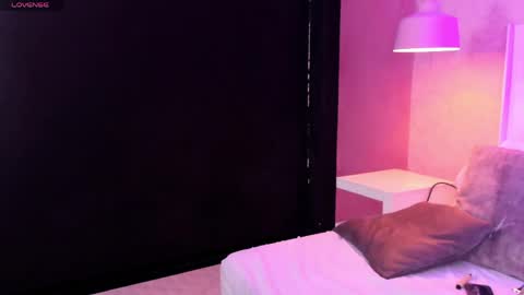 sofiathoompson online show from June 8, 2:56 am